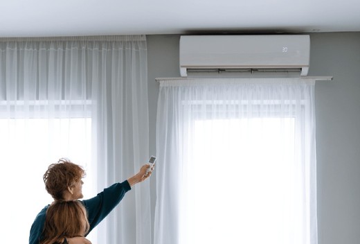 How much space can I cool with an air conditioner?