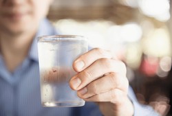 Como limpar um sistema de osmose?
