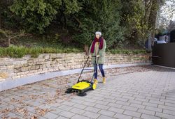 Manuelle Kehrmaschine Kärcher S4 TWIN