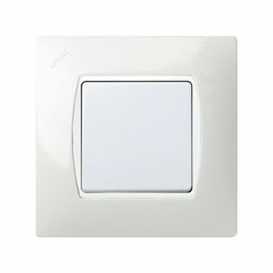 Scatola di superficie per 3 elementi bianco Simon 27