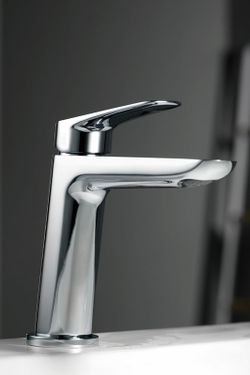 Grifo monomando para lavabo acabado en latón cromado Bélgica Imex